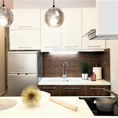 Metro Apartment