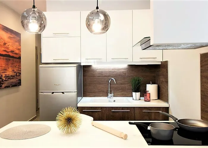 Historic Centre-metro Station Apartment