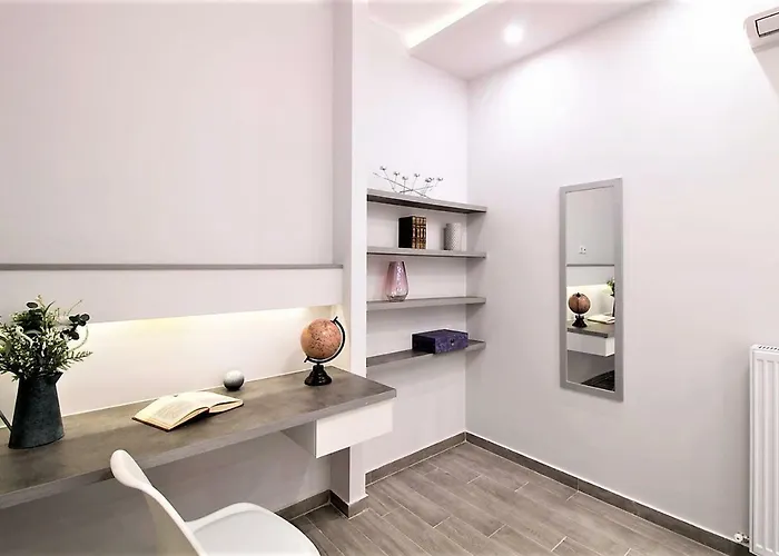 Historic Centre-metro Station Apartment